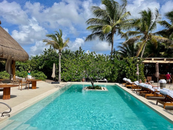 ROSEWOOD MAYAKOBA